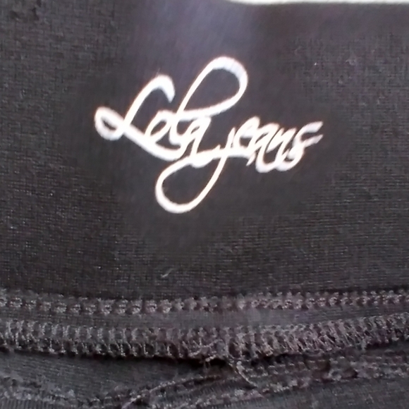 Lola Jeans Michelle Mid Rise Pull On Capri - Jersey Black - Picture 7 of 10